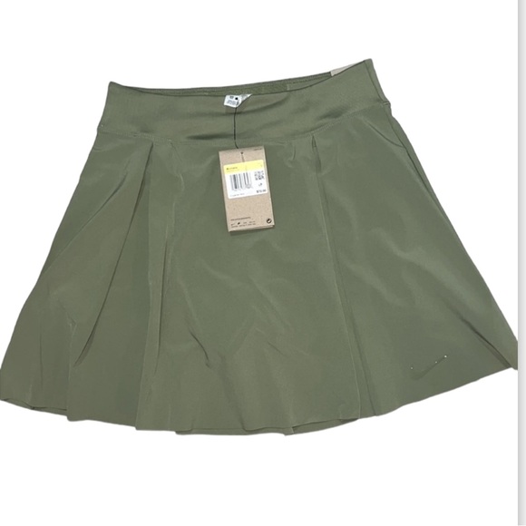Nike Dresses & Skirts - NWT Nike Standard Fit Dri-Fit Golf Skirt